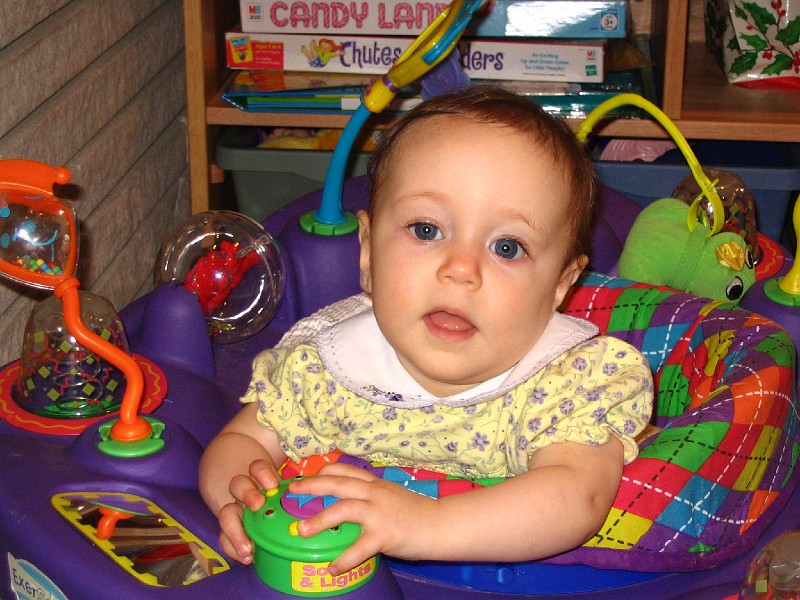 lizzie_in_bouncy_chair.JPG