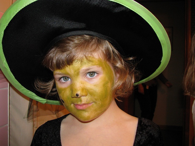 green_faced_witch.JPG - green_faced_witch